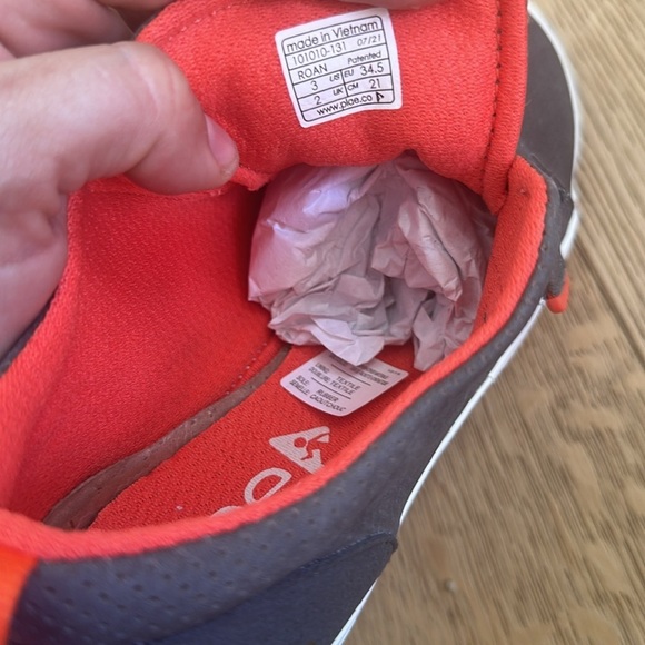 Plae ROEN Kids Shoes - Gray and Red 3 boys NWT - Picture 6 of 11